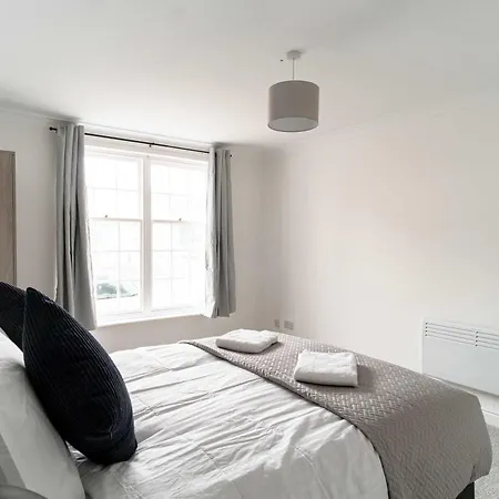 Apartment Bright 1 Bed Harbour-side In *