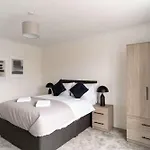 Bright 1 Bed Harbour-side In Apartmán *