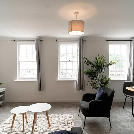 Bright 1 Bed Harbour-side In *