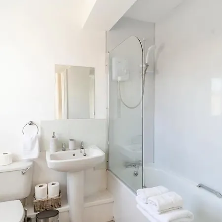 Bright 1 Bed Harbour-side In Lejlighed *