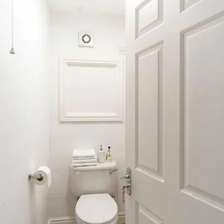 Bright 1 Bed Harbour-side In Lejlighed