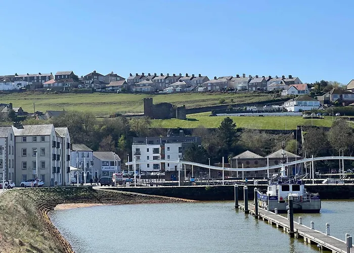 Bright 1 Bed Harbour-side In Whitehaven