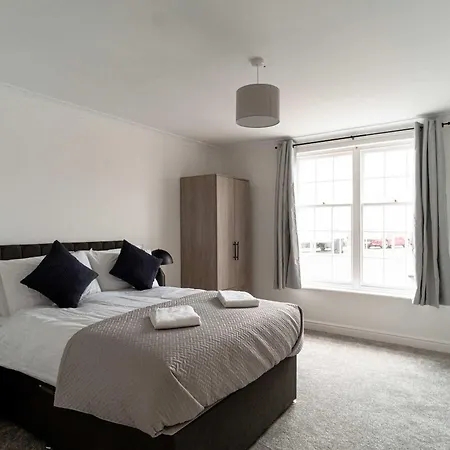 Bright 1 Bed Harbour-side In 怀特黑